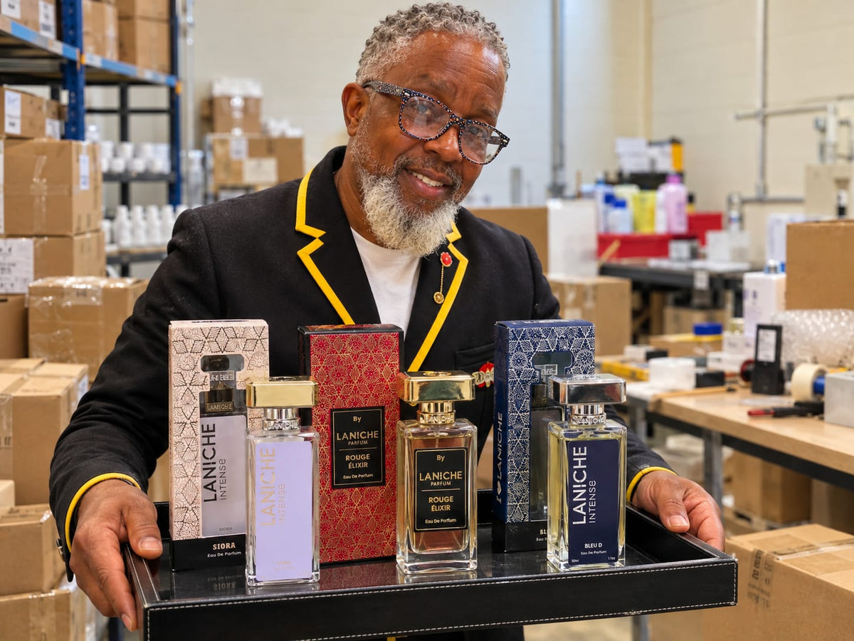 Applying Laniche Parfum eau de parfum